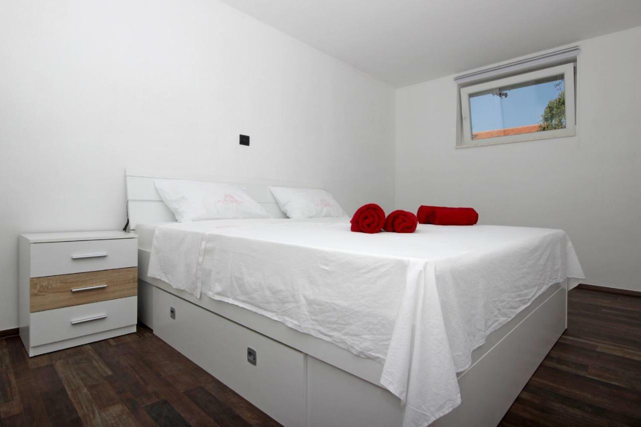 Apartments Natasa Pula Luaran gambar